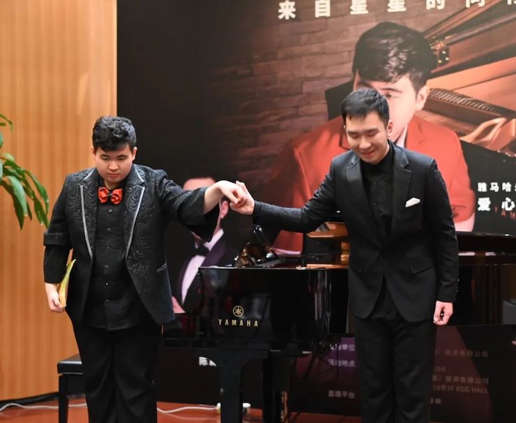 音乐双子星，点亮冬日激情！——德扑之星未来艺术家刘明康爱心公益音乐沙龙