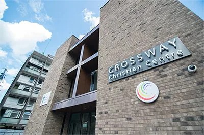 Crossway基督教中心用德扑之星将人们聚集在一起